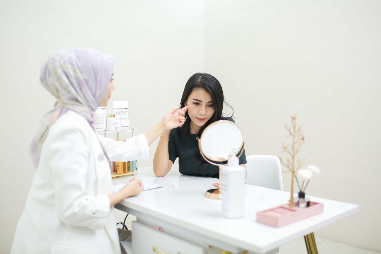 Konsultasi peremajaan wajah di Klinik ZAC